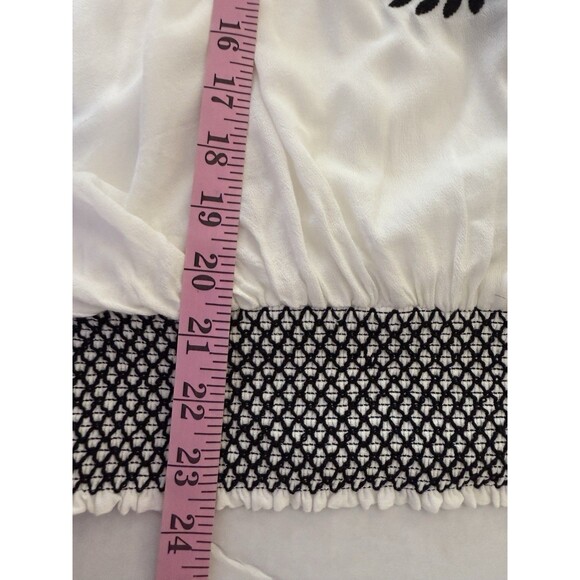 Democracy Womens Embroidered Dolman Sleeve Top Ivory/Black w/ attached Tank Sz L - Picture 12 of 13